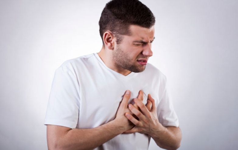 Non sempre un forte dolore al petto può essere un infarto